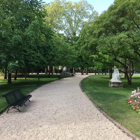 Appartement Jardin Du Luxembourg Piano Queue *